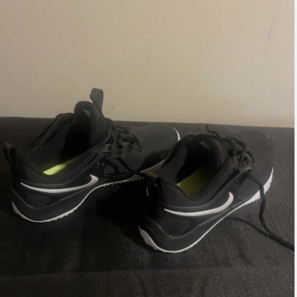 Nike Women's Black Knit Sneakers with White Outsole